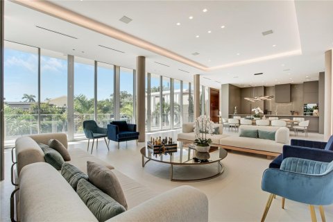 House in North Miami, Florida 6 bedrooms, 634.71 sq.m. № 1860187 - photo 7