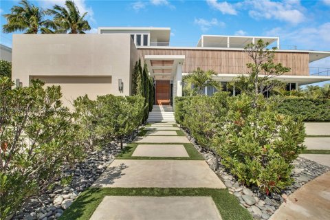 House in North Miami, Florida 6 bedrooms, 634.71 sq.m. № 1860187 - photo 2