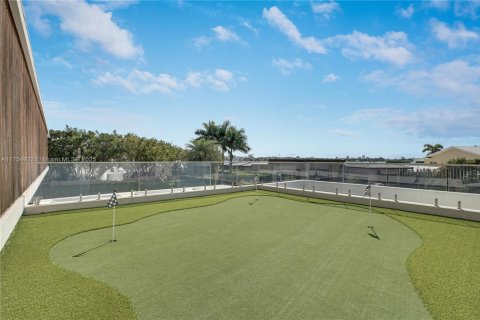 House in North Miami, Florida 6 bedrooms, 634.71 sq.m. № 1860187 - photo 19
