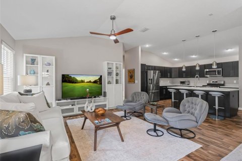 House in The Villages, Florida 2 bedrooms, 113.99 sq.m. № 1744639 - photo 6