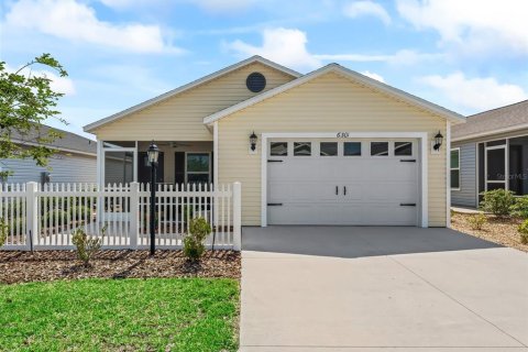 House in The Villages, Florida 2 bedrooms, 113.99 sq.m. № 1744639 - photo 2