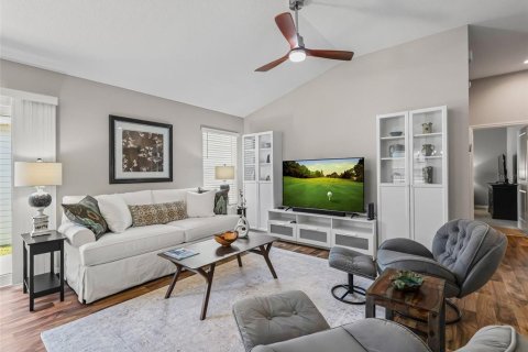 House in The Villages, Florida 2 bedrooms, 113.99 sq.m. № 1744639 - photo 7