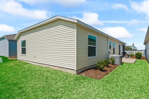 House in The Villages, Florida 2 bedrooms, 113.99 sq.m. № 1744639 - photo 29