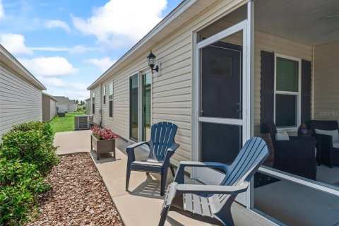 House in The Villages, Florida 2 bedrooms, 113.99 sq.m. № 1744639 - photo 27