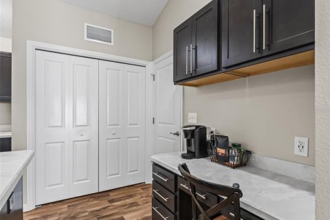 House in The Villages, Florida 2 bedrooms, 113.99 sq.m. № 1744639 - photo 12