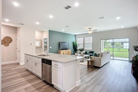 House in North Port, Florida 4 bedrooms, 168.15 sq.m. № 2167379 - photo 12