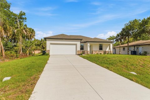 House in North Port, Florida 4 bedrooms, 168.15 sq.m. № 2167379 - photo 5