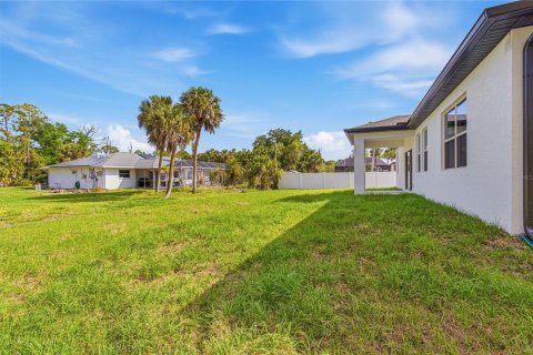 House in North Port, Florida 4 bedrooms, 168.15 sq.m. № 2167379 - photo 10