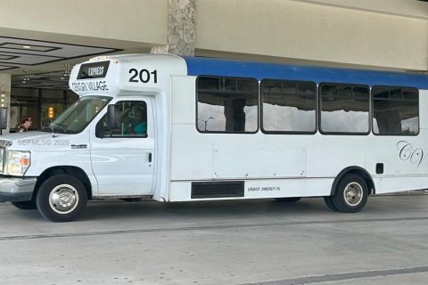 Condo in Pembroke Pines, Florida, 2 bedrooms  № 2060936 - photo 19