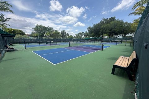 Condo in Pembroke Pines, Florida, 2 bedrooms  № 2060936 - photo 27