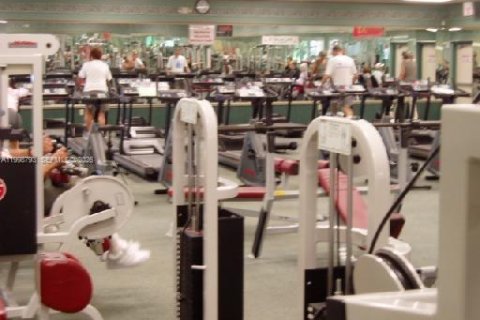 Condo in Pembroke Pines, Florida, 2 bedrooms  № 2060936 - photo 24