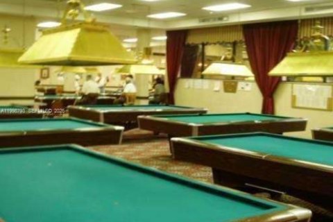 Condo in Pembroke Pines, Florida, 2 bedrooms  № 2060936 - photo 26