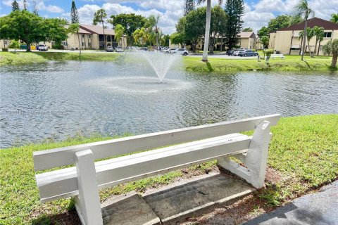 Copropriété à vendre à Greenacres, Floride: 2 chambres, 86.86 m2 № 1948273 - photo 4