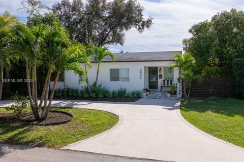 House in Miami, Florida 3 bedrooms, 104.33 sq.m. № 1989649 - photo 5