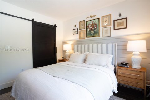 House in Miami, Florida 3 bedrooms, 104.33 sq.m. № 1989649 - photo 19