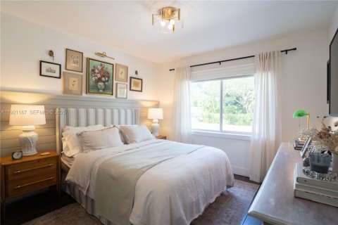 House in Miami, Florida 3 bedrooms, 104.33 sq.m. № 1989649 - photo 18