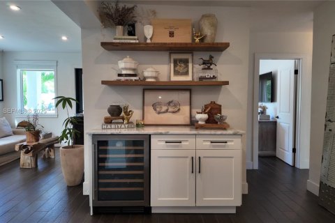 House in Miami, Florida 3 bedrooms, 104.33 sq.m. № 1989649 - photo 17