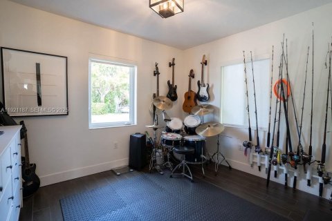 House in Miami, Florida 3 bedrooms, 104.33 sq.m. № 1989649 - photo 21