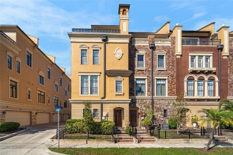 Купить таунхаус в Тампа, Флорида 6 комнат, 193.05м2, № 1543016 - фото 1