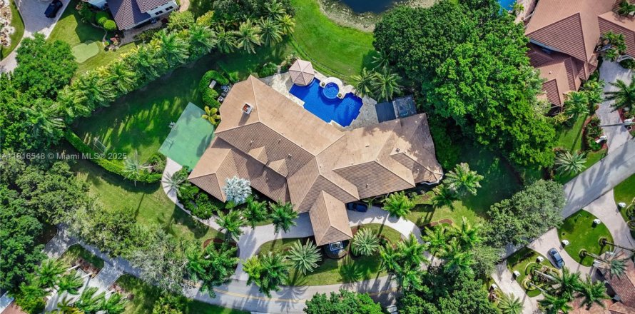 Villa ou maison à Weston, Floride 6 chambres, 710.42 m2 № 1770419