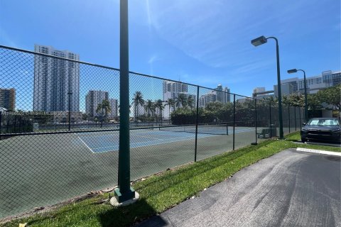 Condominio en venta en Hallandale Beach, Florida, 1 dormitorio, 99.87 m2 № 1691332 - foto 15