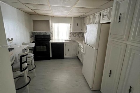 Condominio en venta en Hallandale Beach, Florida, 1 dormitorio, 99.87 m2 № 1691332 - foto 7