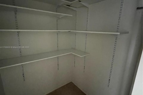 Condominio en venta en Hallandale Beach, Florida, 1 dormitorio, 99.87 m2 № 1691332 - foto 14