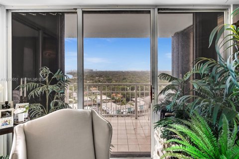 Copropriété à vendre à Miami, Floride: 2 chambres, 141.21 m2 № 2001239 - photo 8