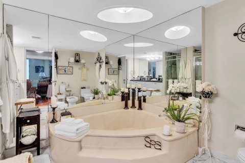 Copropriété à vendre à Miami, Floride: 2 chambres, 141.21 m2 № 2001239 - photo 29