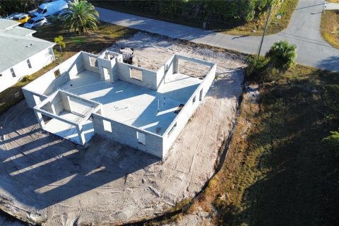 Villa ou maison à vendre à North Port, Floride: 3 chambres, 176.51 m2 № 2096499 - photo 2