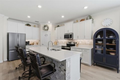 House in San Antonio, Florida 2 bedrooms, 181.9 sq.m. № 2394300 - photo 7