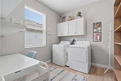 House in San Antonio, Florida 2 bedrooms, 181.9 sq.m. № 2394300 - photo 20