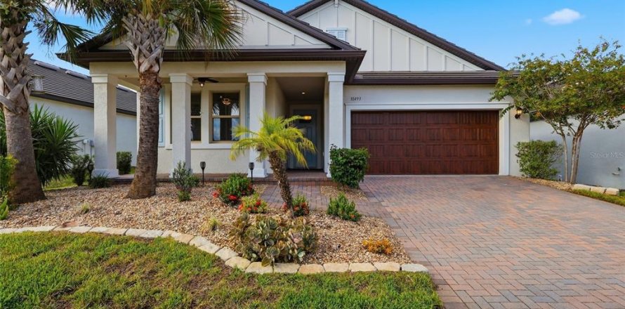 House in San Antonio, Florida 2 bedrooms, 181.9 sq.m. № 2394300
