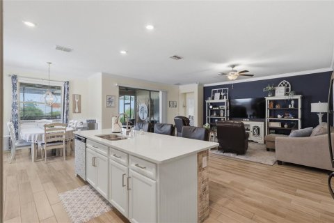 House in San Antonio, Florida 2 bedrooms, 181.9 sq.m. № 2394300 - photo 9