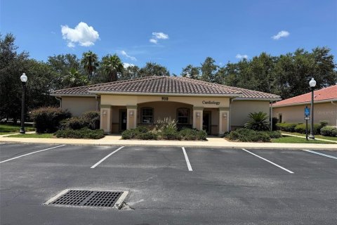 Propiedad comercial en alquiler en Lady Lake, Florida, 140.84 m2 № 1878184 - foto 1