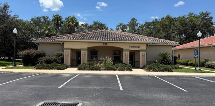 Immobilier commercial à Lady Lake, Floride 140.84 m2 № 1878184