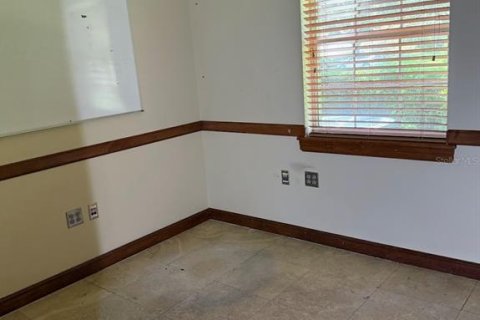 Propiedad comercial en alquiler en Lady Lake, Florida, 140.84 m2 № 1878184 - foto 13