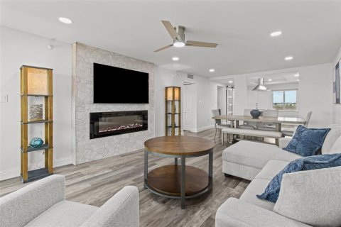 Condominio en venta en Madeira Beach, Florida, 2 dormitorios, 113.81 m2 № 1900359 - foto 16