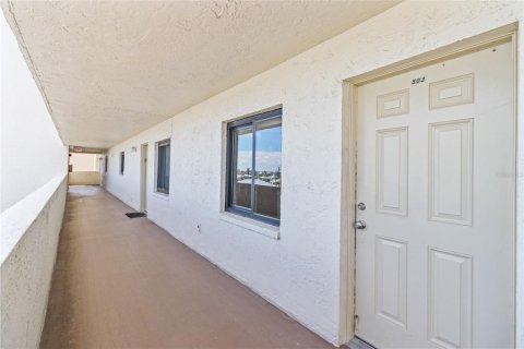 Condominio en venta en Madeira Beach, Florida, 2 dormitorios, 113.81 m2 № 1900359 - foto 3