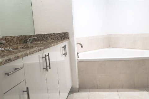 Condominio en alquiler en Hollywood, Florida, 1 dormitorio, 83.52 m2 № 1992118 - foto 6