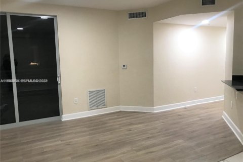 Condominio en alquiler en Hollywood, Florida, 1 dormitorio, 83.52 m2 № 1992118 - foto 7