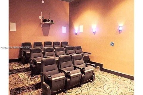 Condominio en alquiler en Hollywood, Florida, 1 dormitorio, 83.52 m2 № 1992118 - foto 13