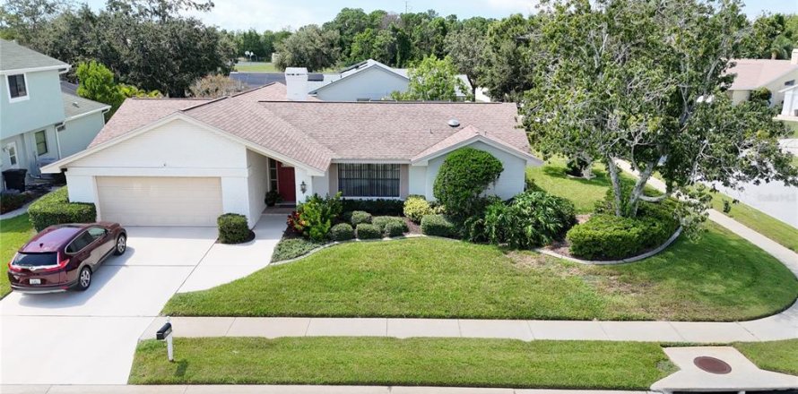 Casa en Holiday, Florida 4 dormitorios, 189.89 m2 № 1884535