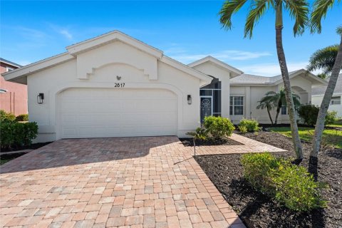 House in Cape Coral, Florida 3 bedrooms, 197.23 sq.m. № 1808118 - photo 5