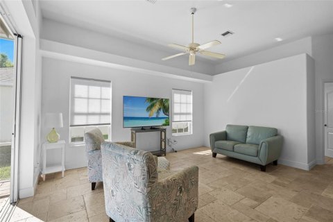 House in Cape Coral, Florida 3 bedrooms, 197.23 sq.m. № 1808118 - photo 29