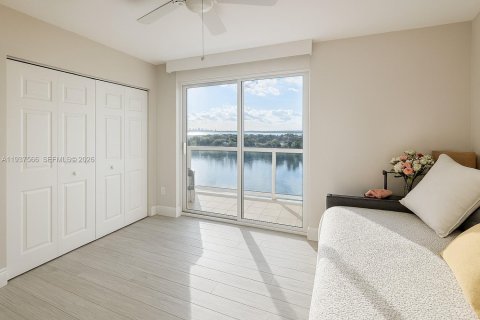 Copropriété à louer à Miami Beach, Floride: 2 chambres, 88.26 m2 № 1995254 - photo 23