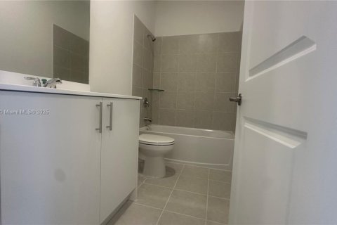 Townhouse in Homestead, Florida 3 bedrooms, 134.06 sq.m. № 1852213 - photo 20