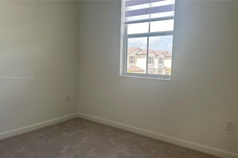 Townhouse in Homestead, Florida 3 bedrooms, 134.06 sq.m. № 1852213 - photo 16