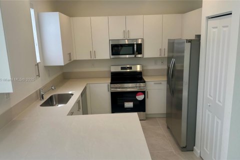 Townhouse in Homestead, Florida 3 bedrooms, 134.06 sq.m. № 1852213 - photo 10