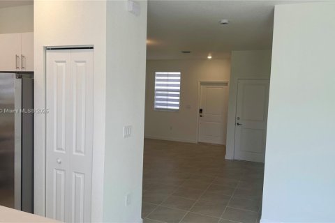 Townhouse in Homestead, Florida 3 bedrooms, 134.06 sq.m. № 1852213 - photo 5